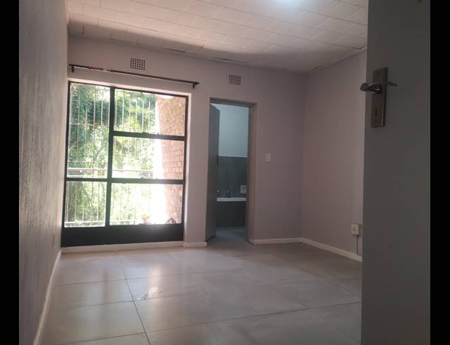 3 BEDROOM APARTMENT FOR SALE IN WINDSOR WEST